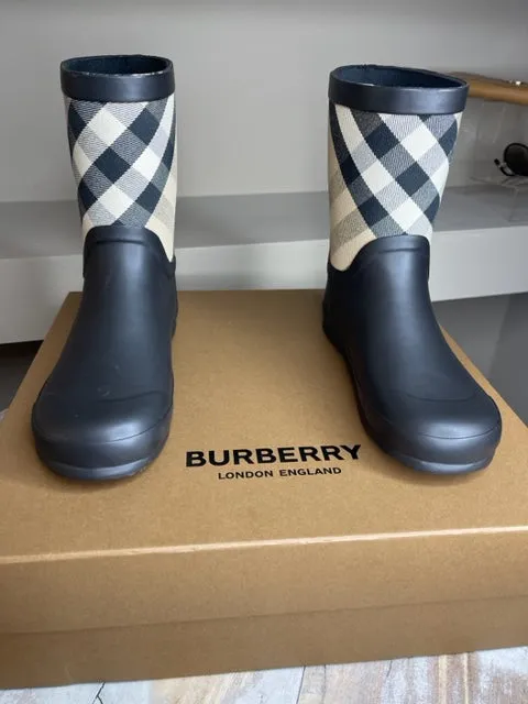 Brand New Burberry Rain Boots 34