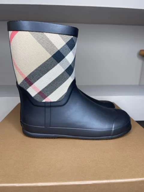 Brand New Burberry Rain Boots 34