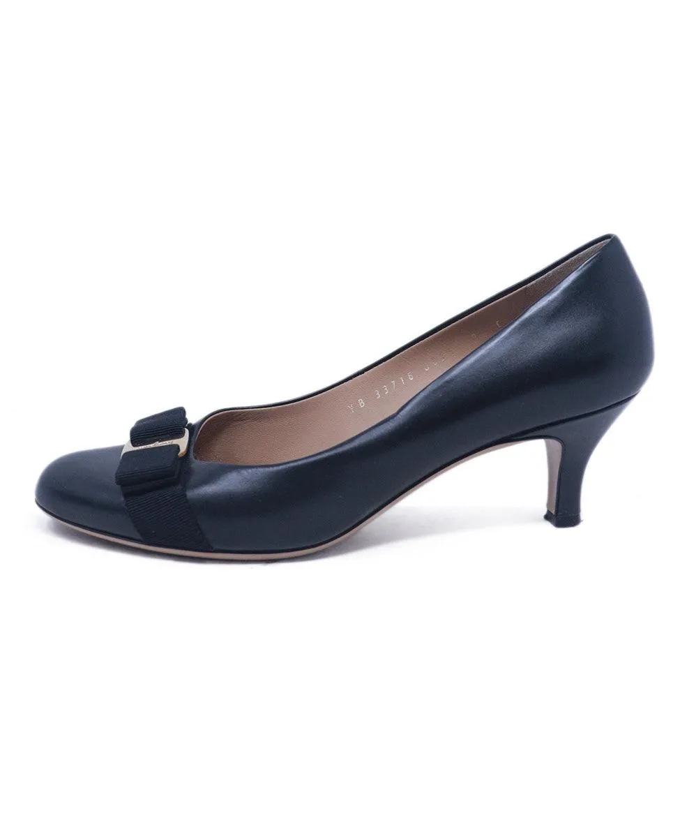 Ferragamo Black Leather Heels sz 9