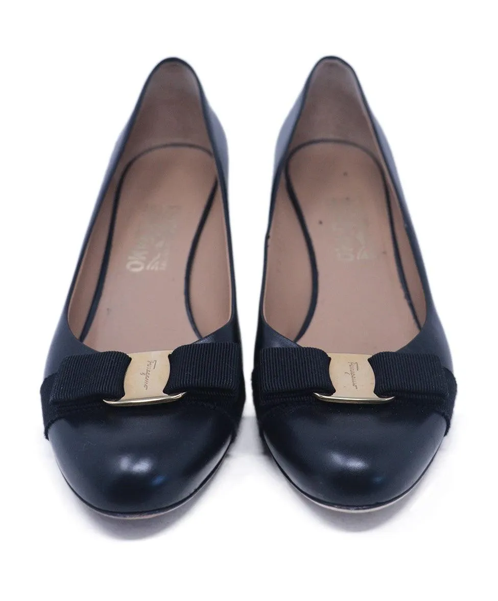 Ferragamo Black Leather Heels sz 9