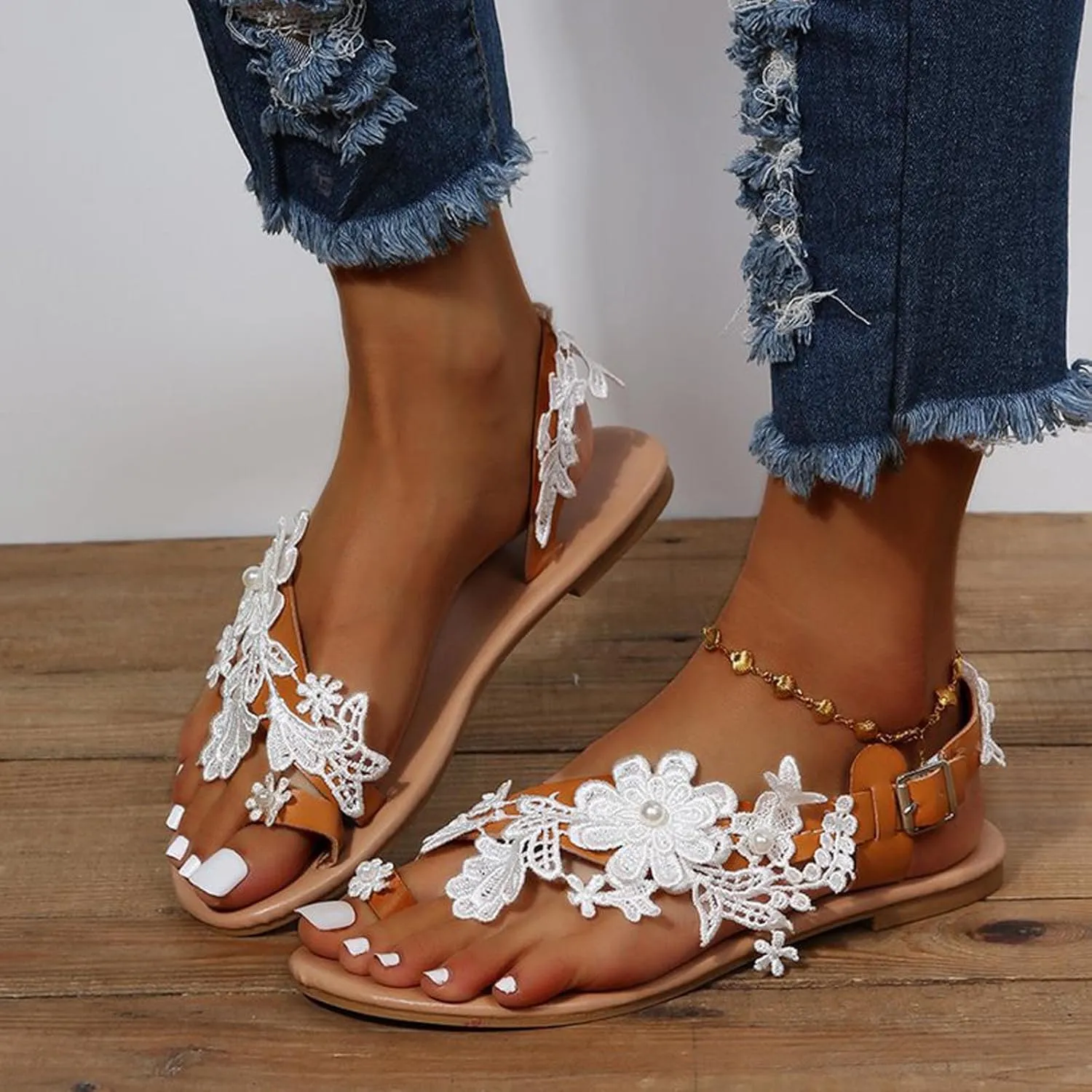 oiangi Summer Women Strappy Flat Sandals 2023 Fashion Pearl Lace Flower Straps Buckle Slipper Comfortable Clip Toe Flip Flops Ladies Cute Beach Shoes