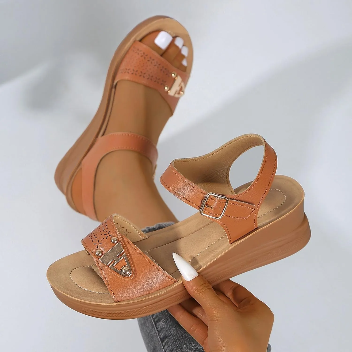 Women's Summer Wedge Sandals Open Toe Leather Casual Walking Shoes for Vacation Beach Outfit with Comfortable 5cm Heel
