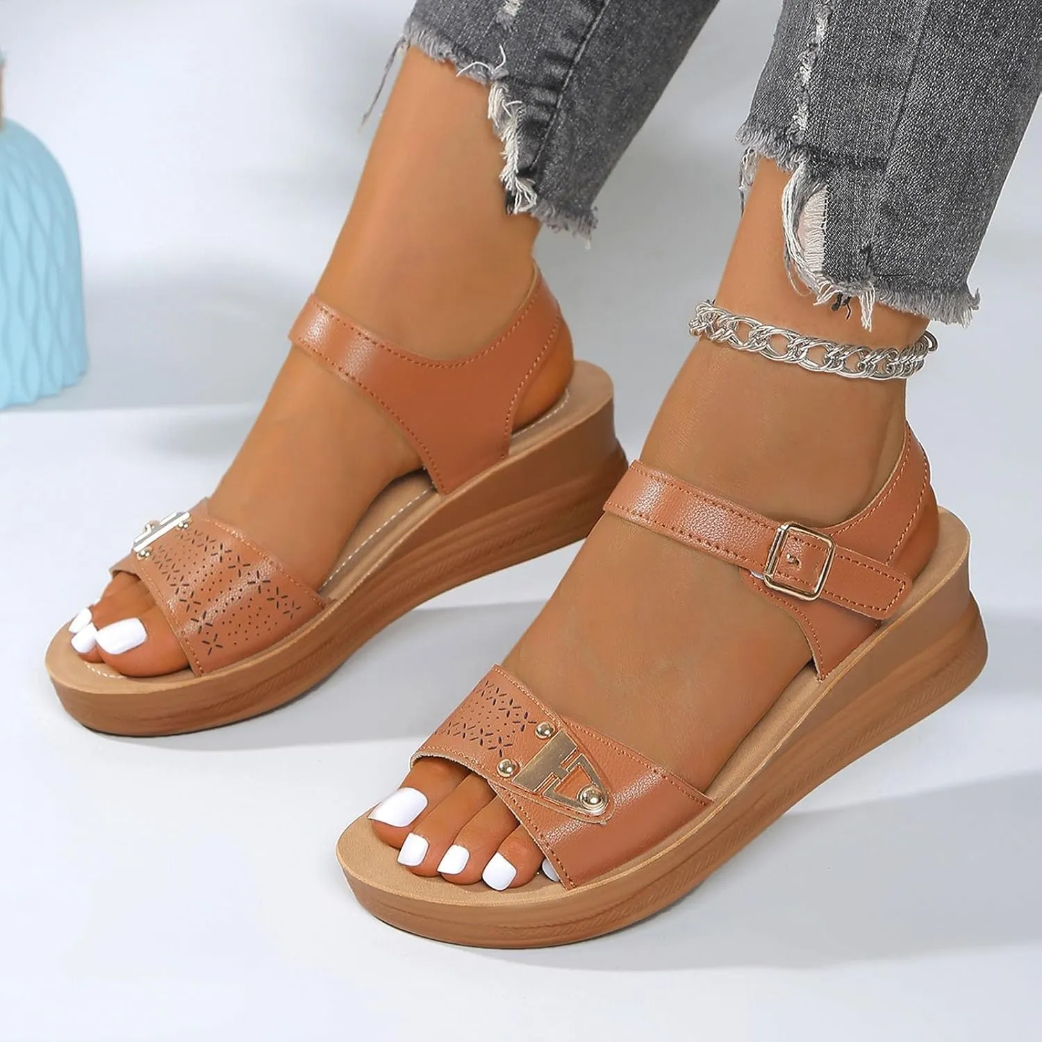 Women's Summer Wedge Sandals Open Toe Leather Casual Walking Shoes for Vacation Beach Outfit with Comfortable 5cm Heel